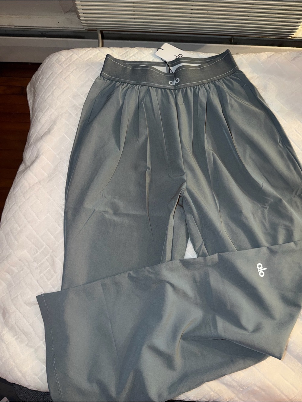 ALO Yoga Men's Slate Grey Jogger Pants